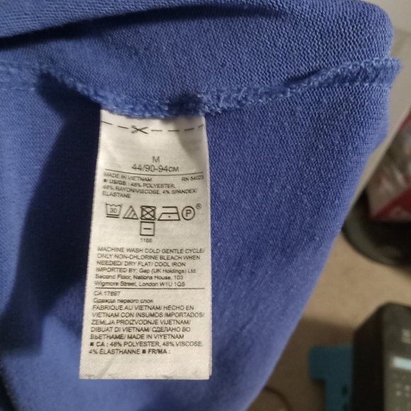 BANANA REPUBLIC t-shirt in periwinkle, super soft - Picture 4 of 4